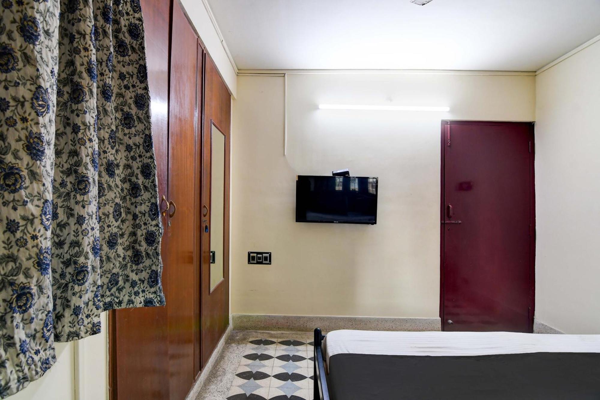 Oyo Simplex Guest House Behala 加尔各答 外观 照片