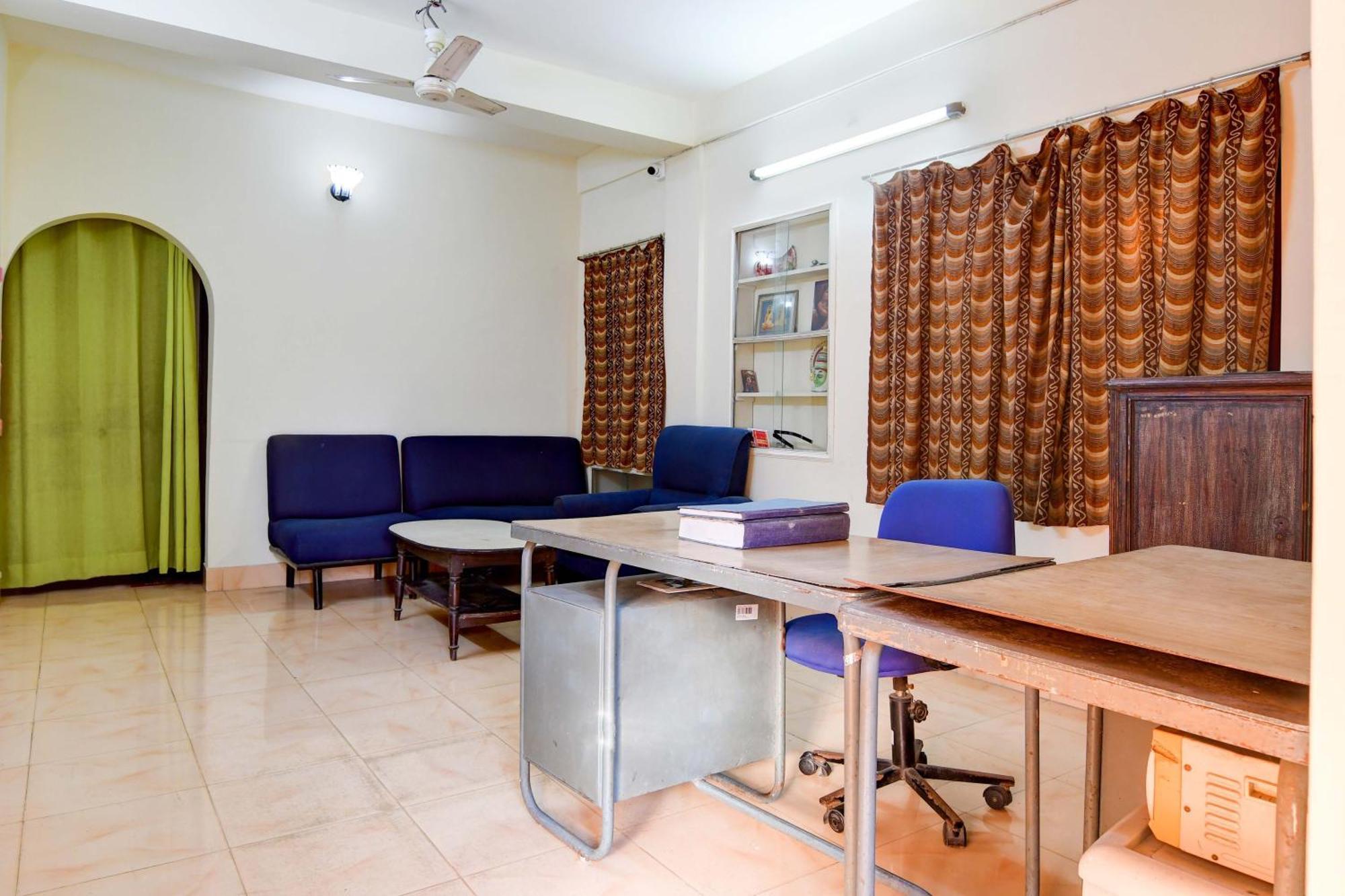 Oyo Simplex Guest House Behala 加尔各答 外观 照片