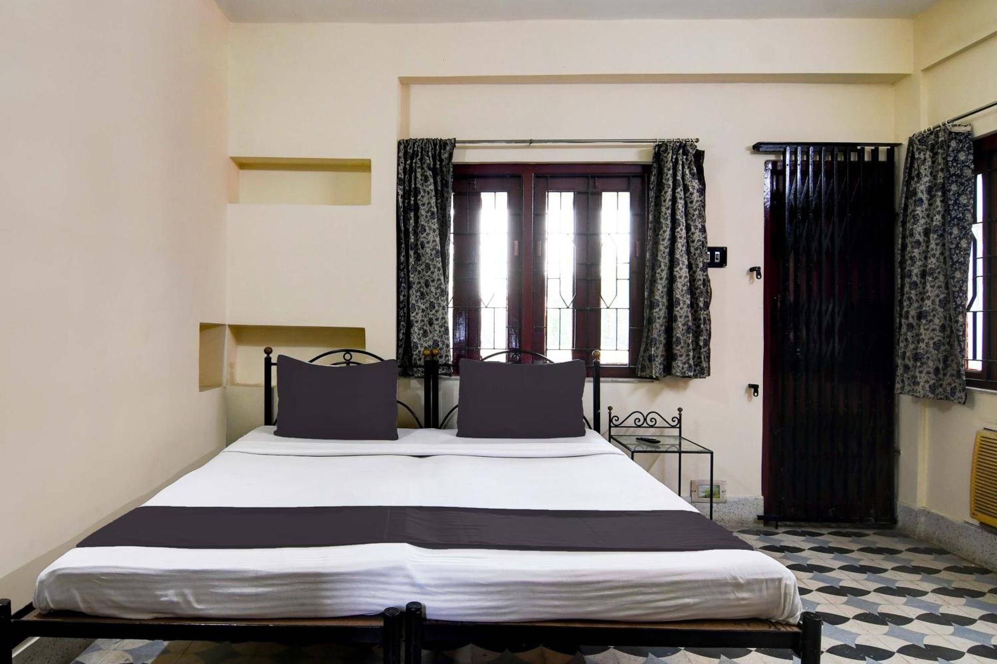 Oyo Simplex Guest House Behala 加尔各答 外观 照片