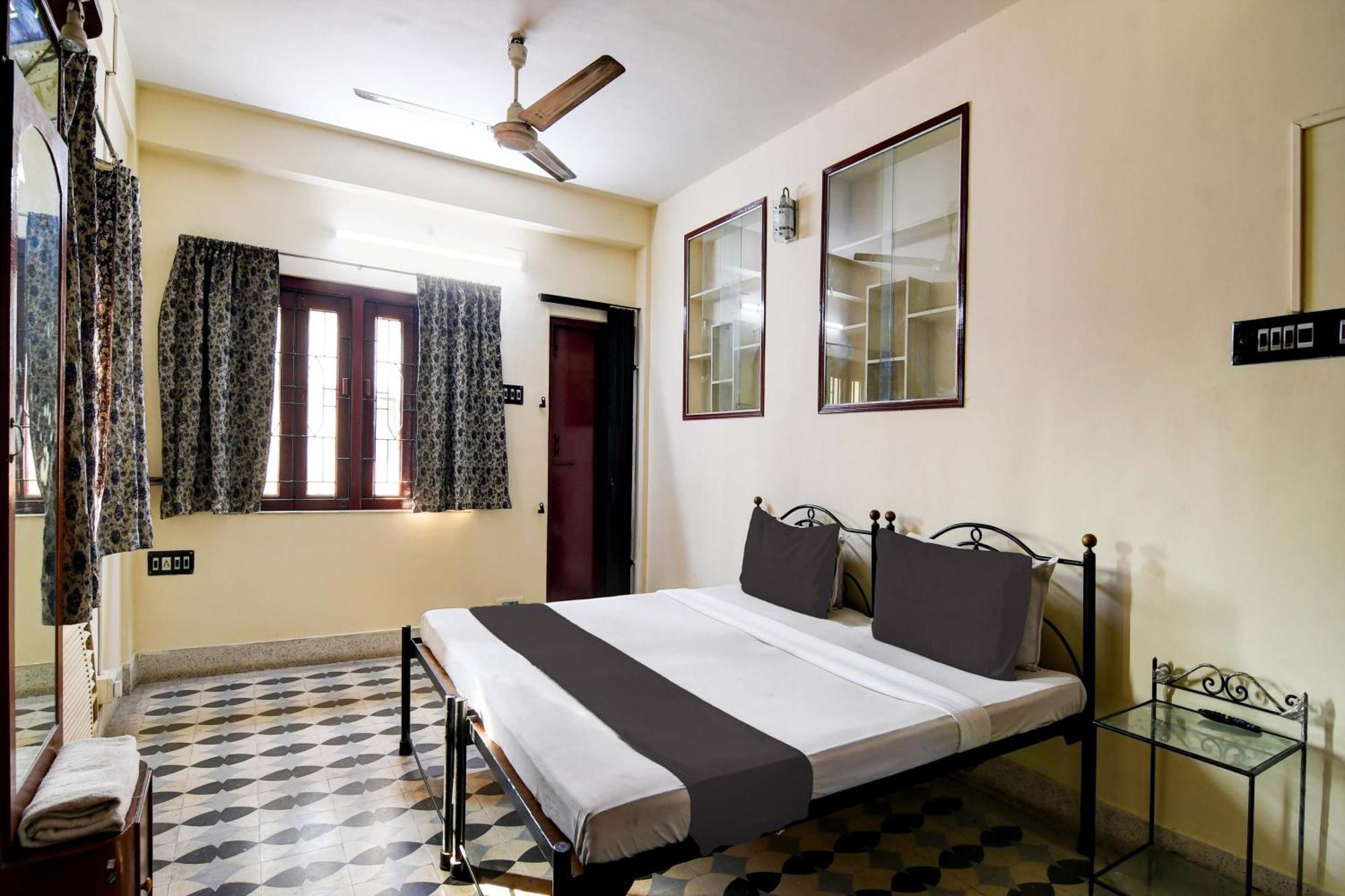 Oyo Simplex Guest House Behala 加尔各答 外观 照片