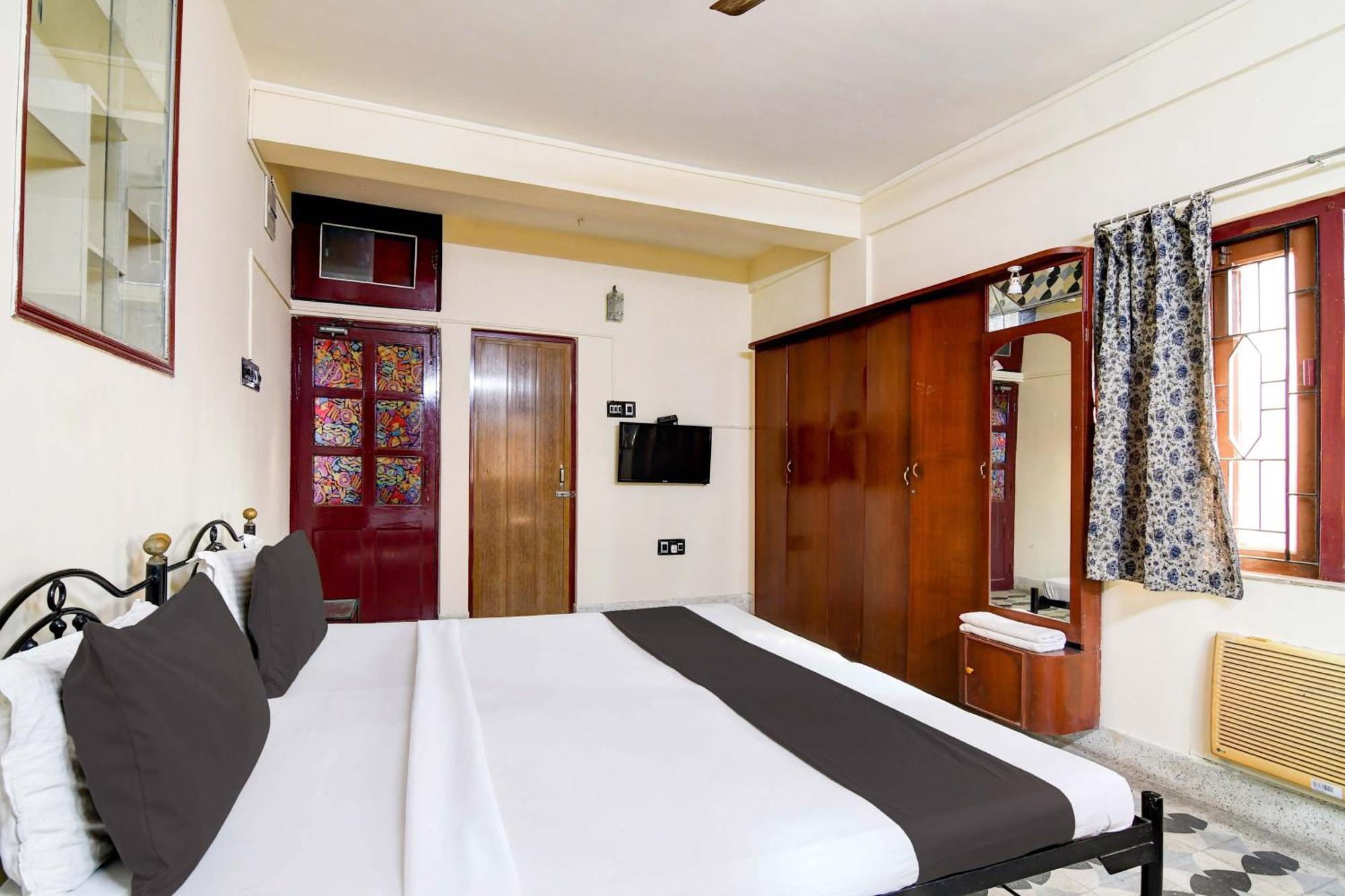 Oyo Simplex Guest House Behala 加尔各答 外观 照片
