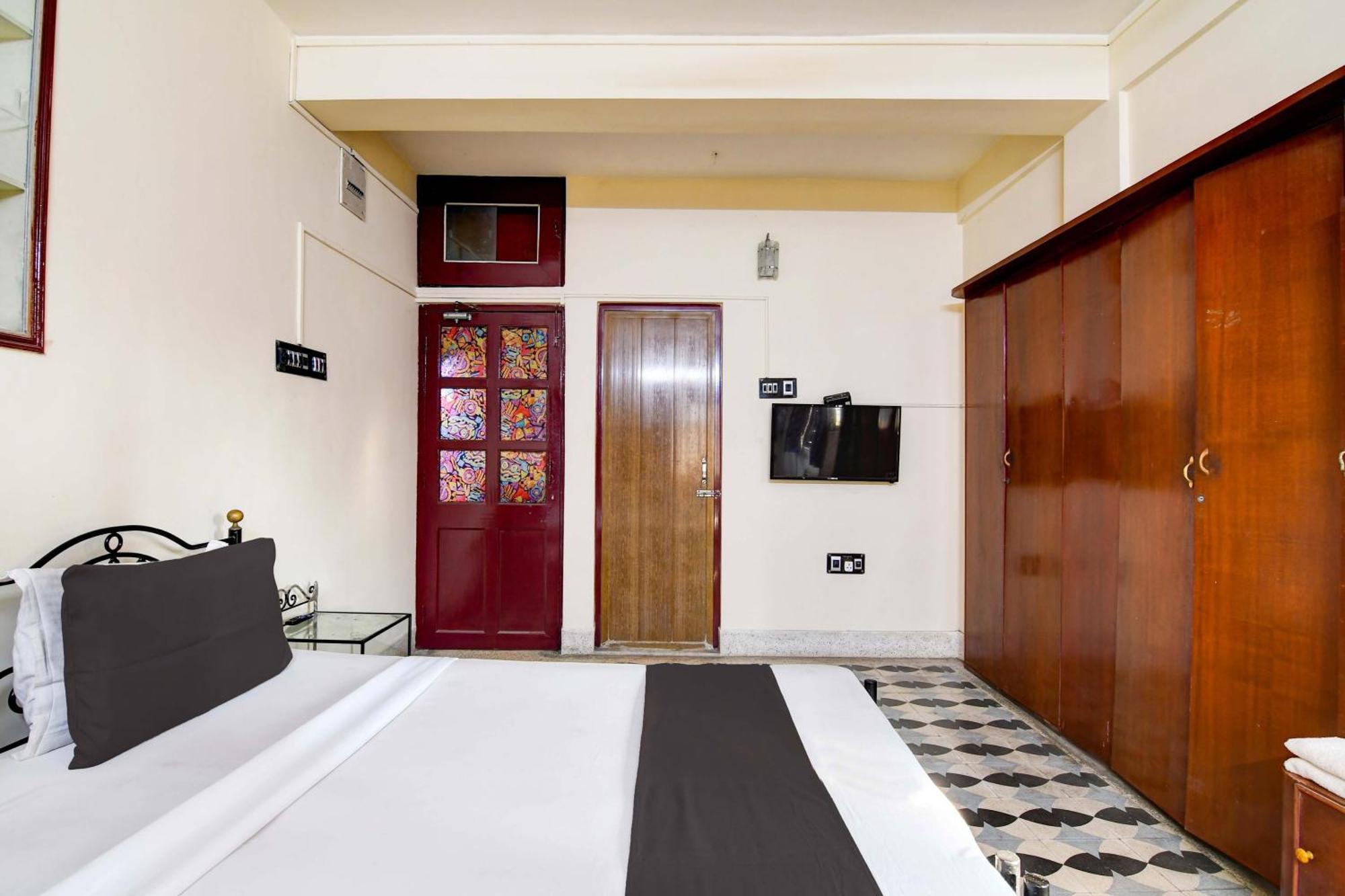 Oyo Simplex Guest House Behala 加尔各答 外观 照片
